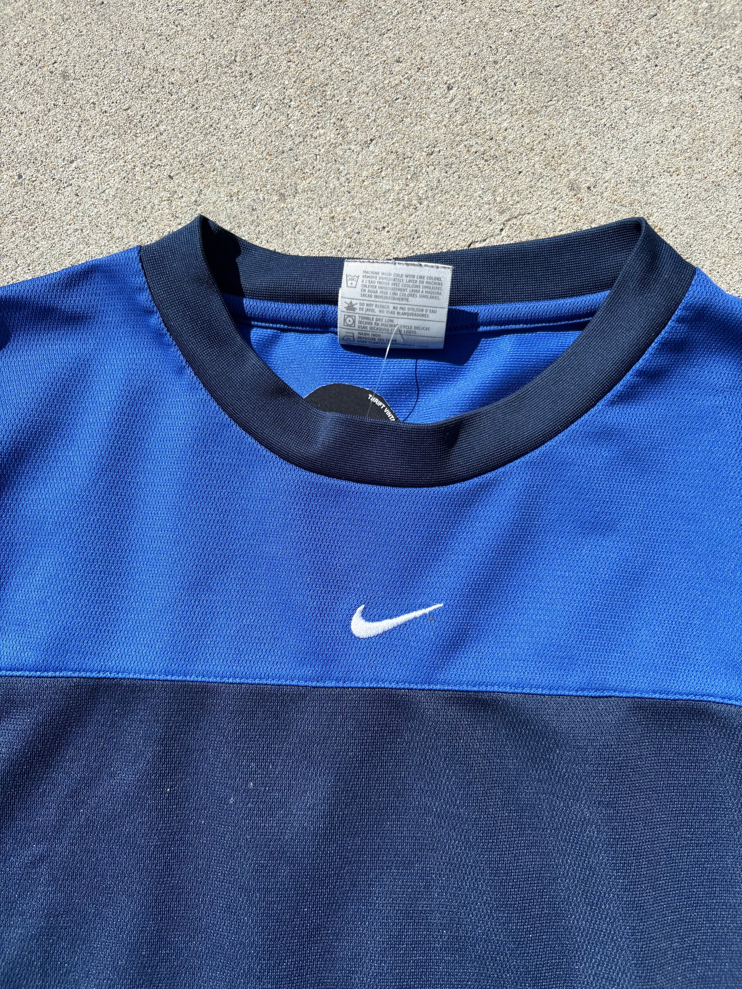 Nike Middle Swoosh