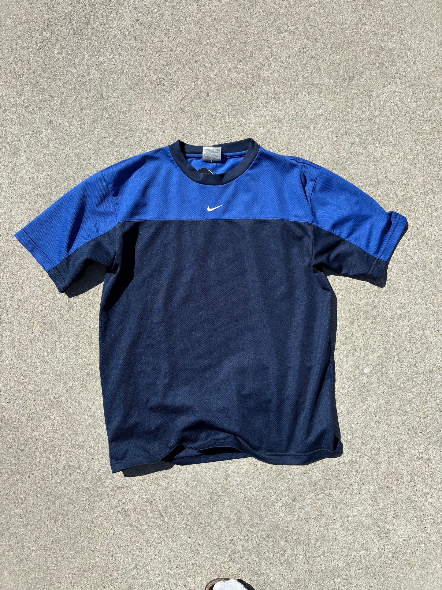 Nike Middle Swoosh
