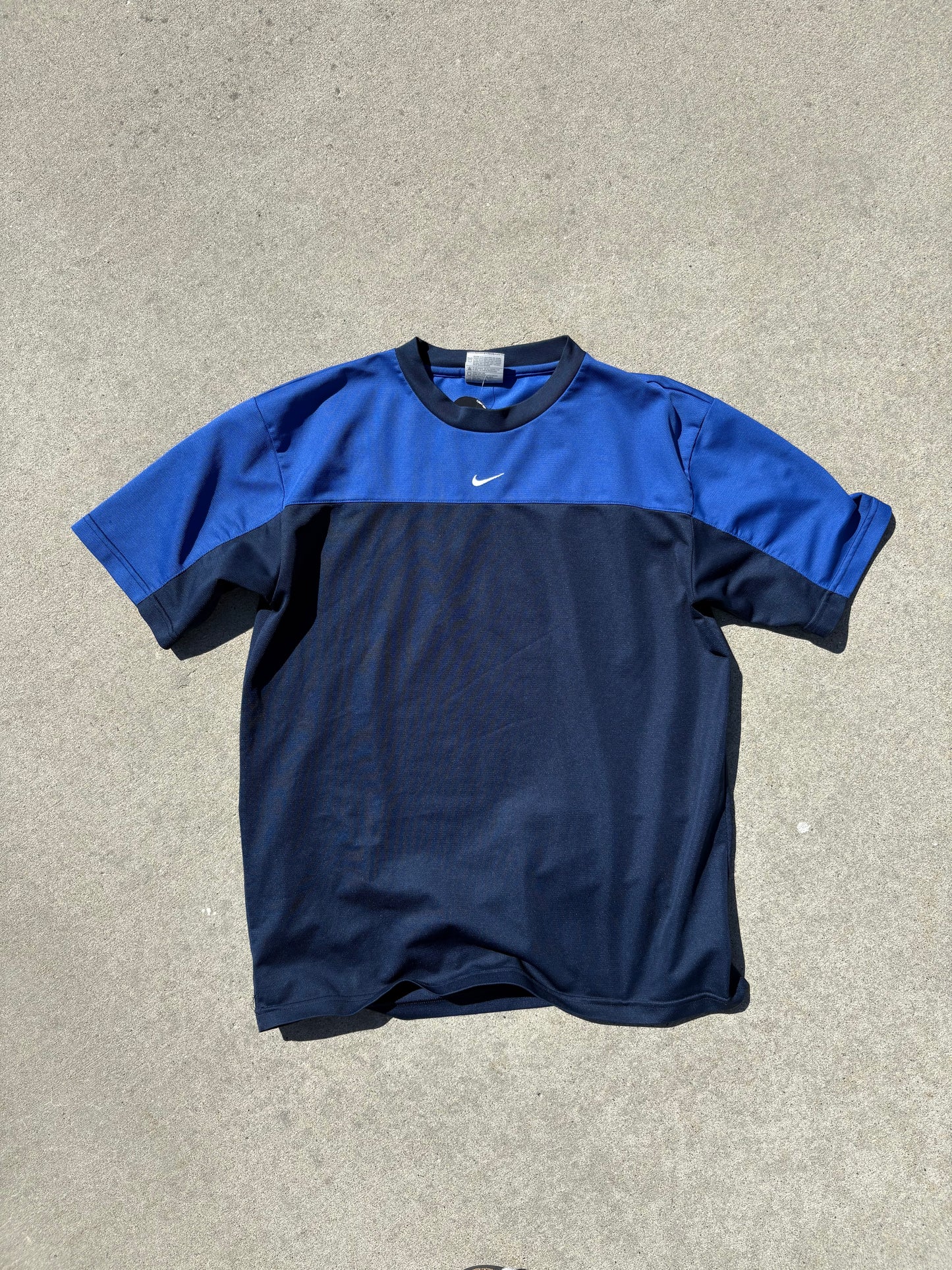 Nike Middle Swoosh